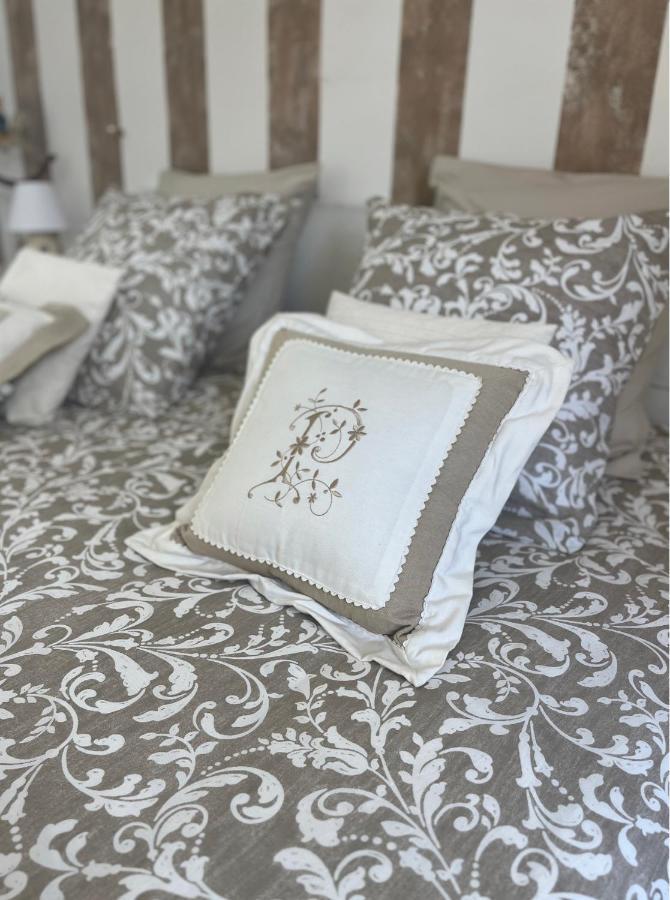 Chambres A La Maison Hermitage Aincourt Buitenkant foto