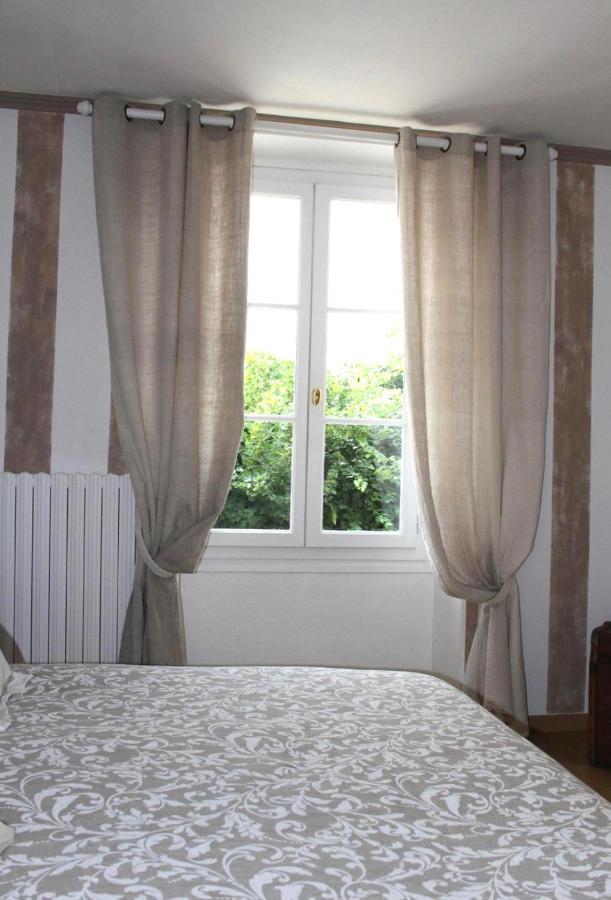 Chambres A La Maison Hermitage Aincourt Buitenkant foto