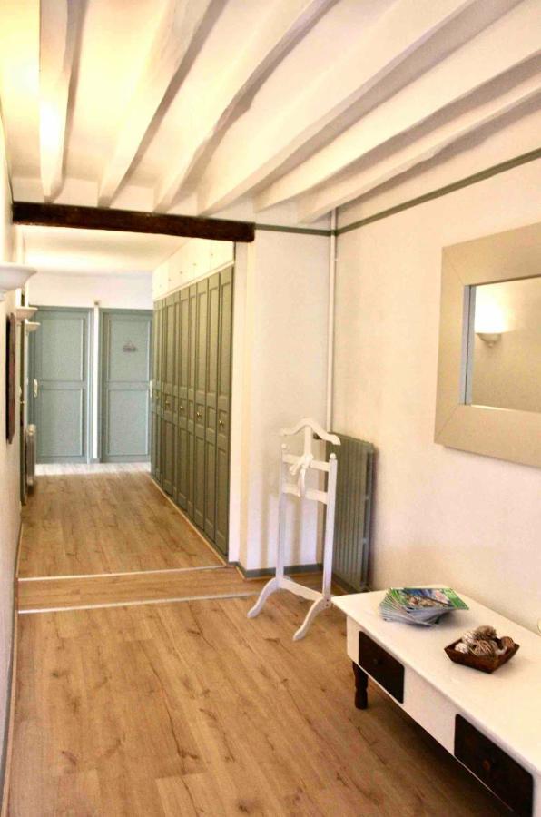 Chambres A La Maison Hermitage Aincourt Buitenkant foto