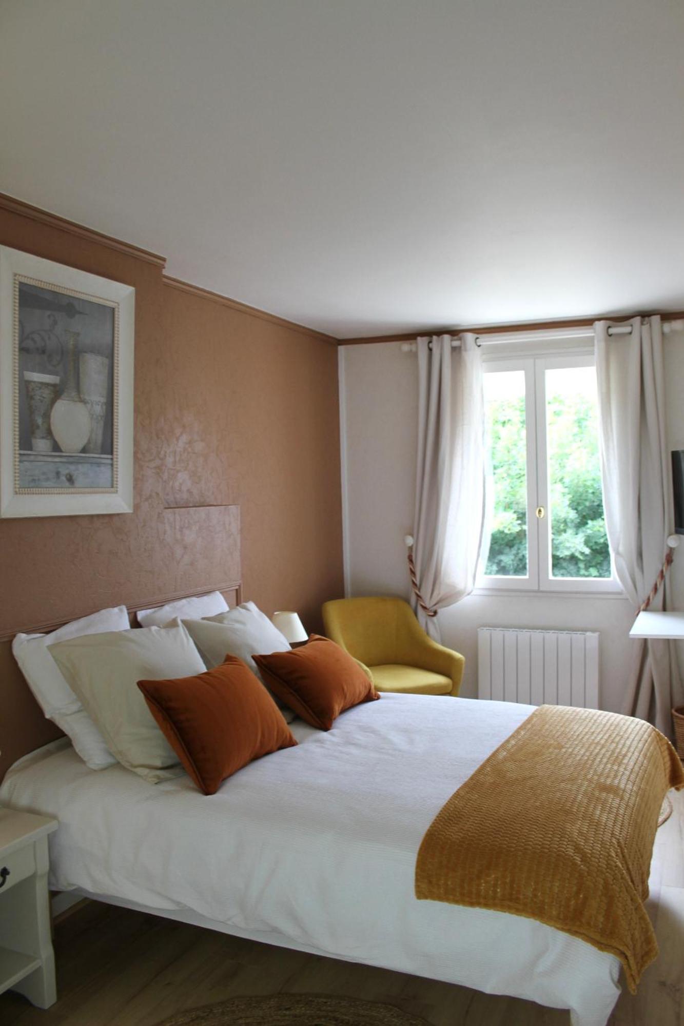 Chambres A La Maison Hermitage Aincourt Buitenkant foto