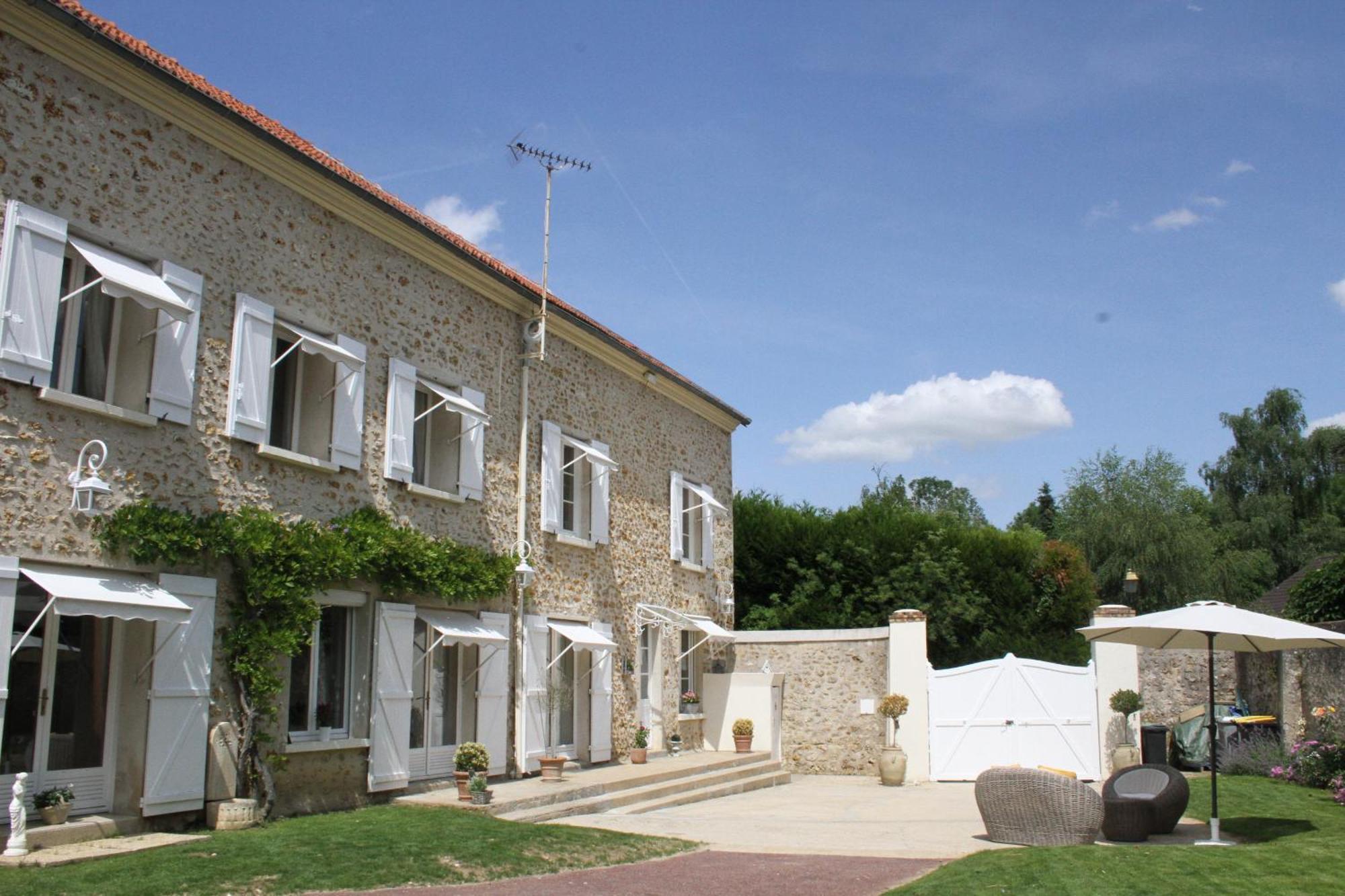 Chambres A La Maison Hermitage Aincourt Buitenkant foto