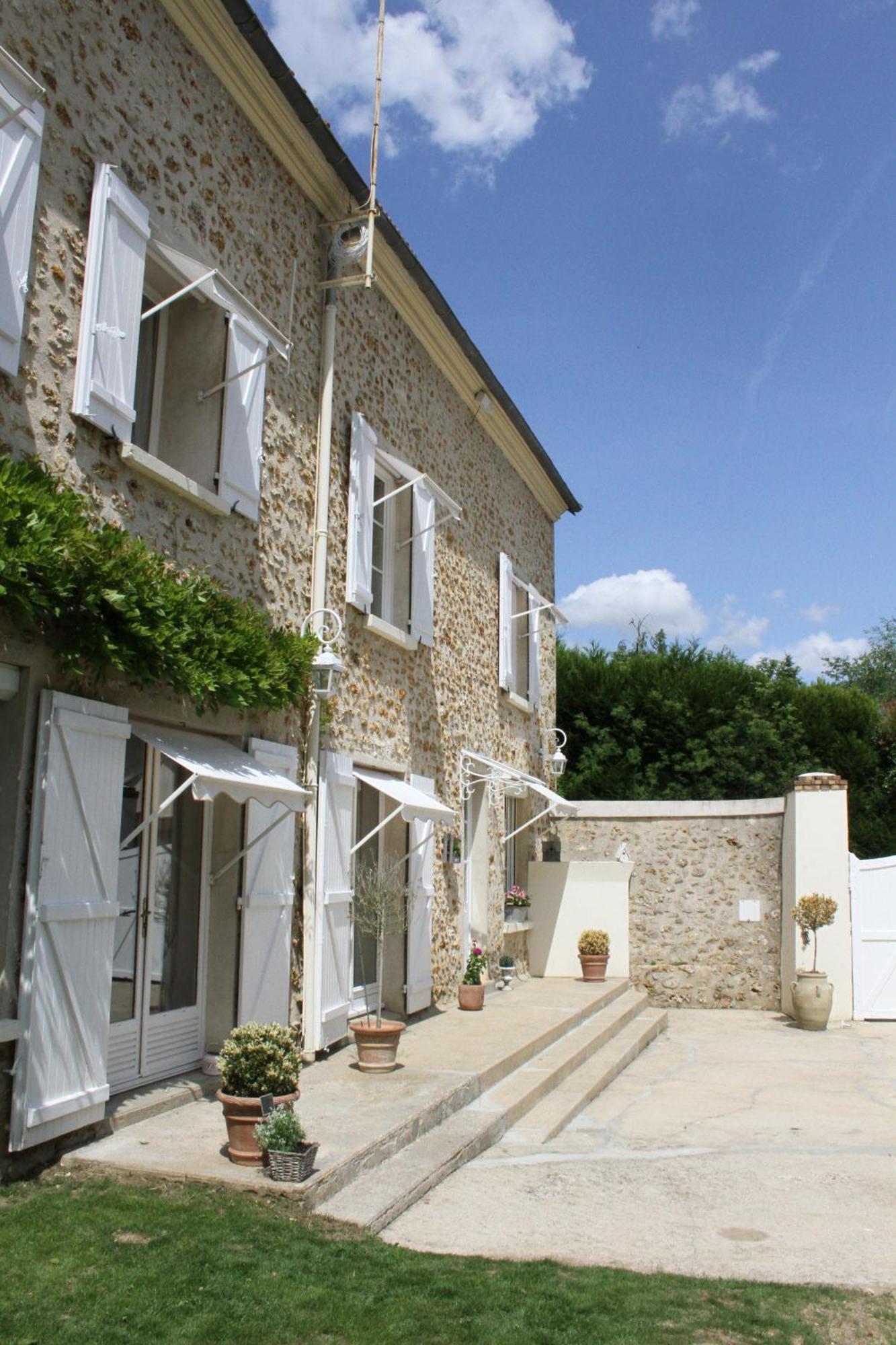 Chambres A La Maison Hermitage Aincourt Buitenkant foto