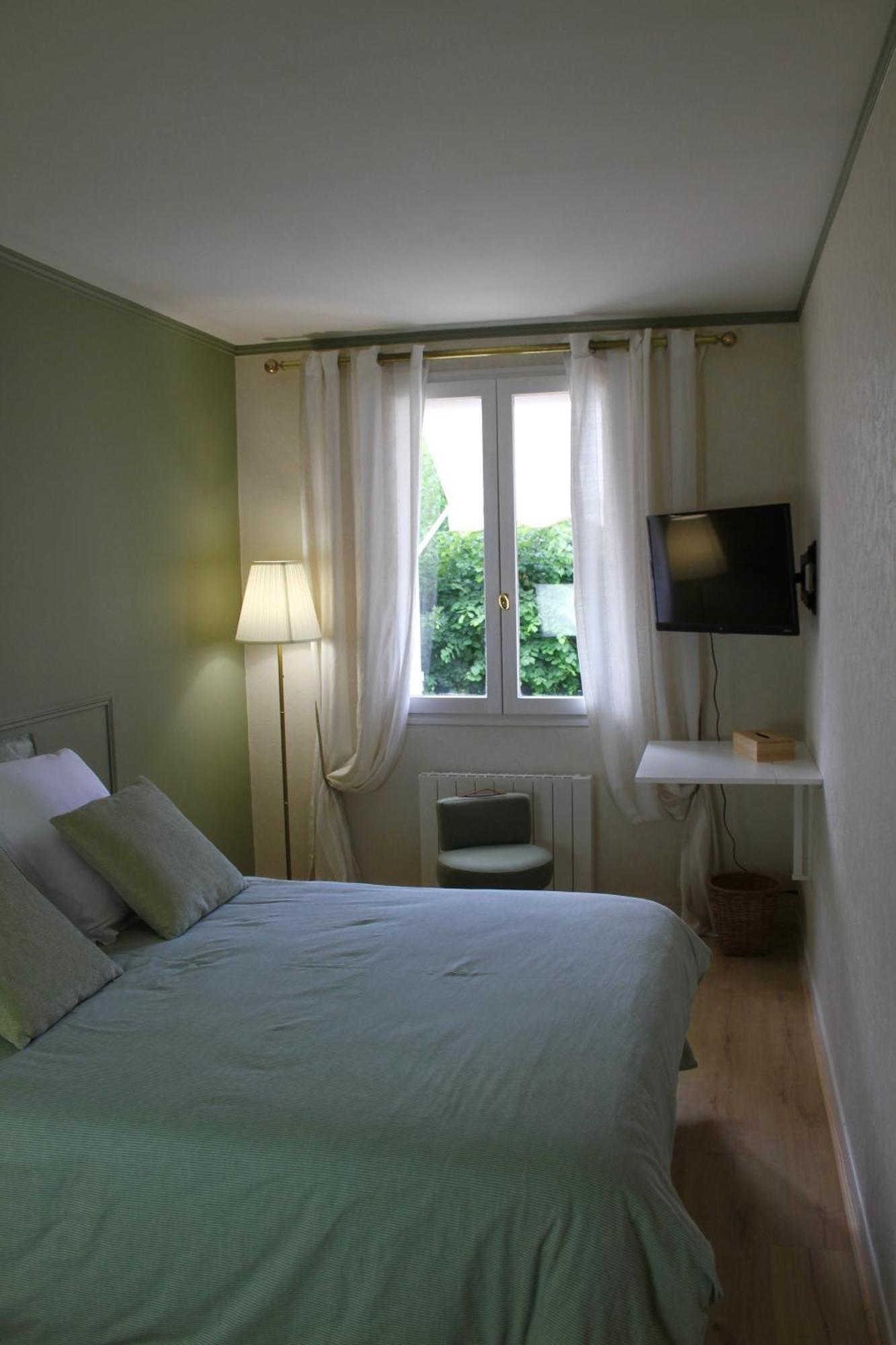 Chambres A La Maison Hermitage Aincourt Buitenkant foto