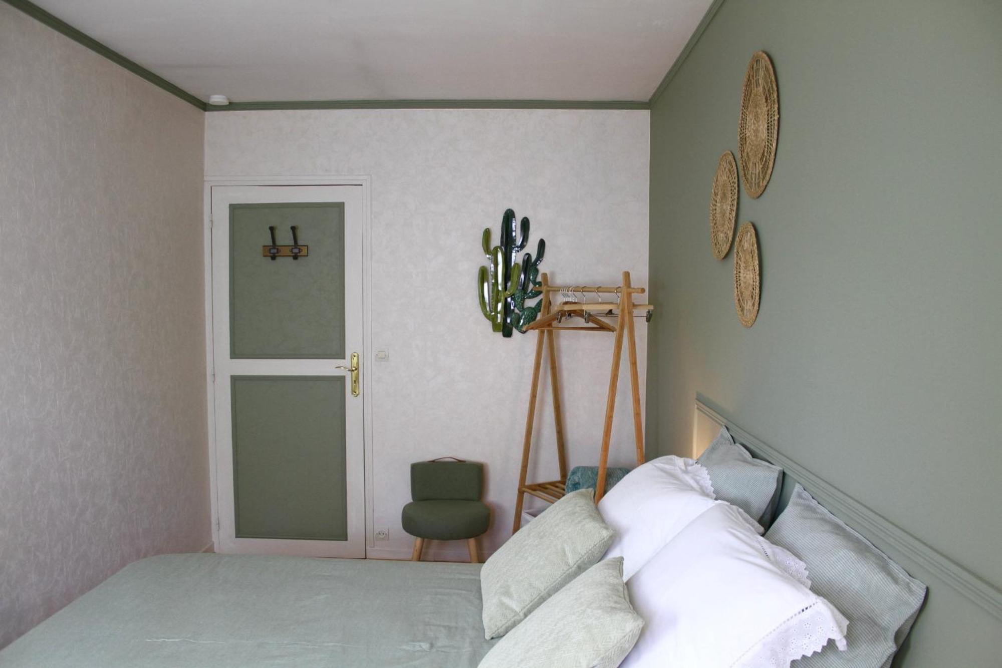 Chambres A La Maison Hermitage Aincourt Buitenkant foto